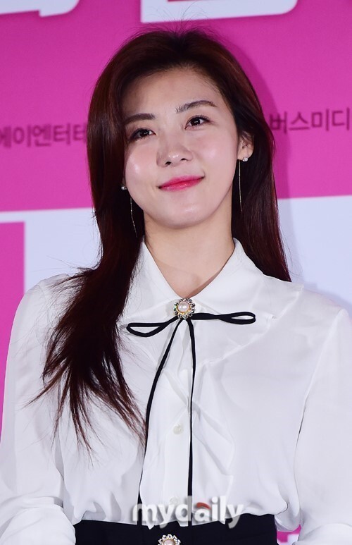 全州电影节组委会今天发布了14名评委的名单 全州电影节组委会今天发布了14名评委的名单