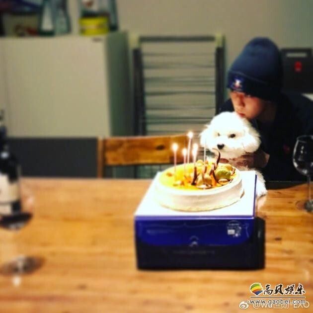 EXO组合吴世勋迎来24岁生日