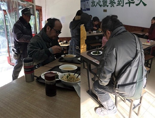 12日,有网友在一家餐馆偶遇窦唯 12日,有网友在一家餐馆偶遇窦唯