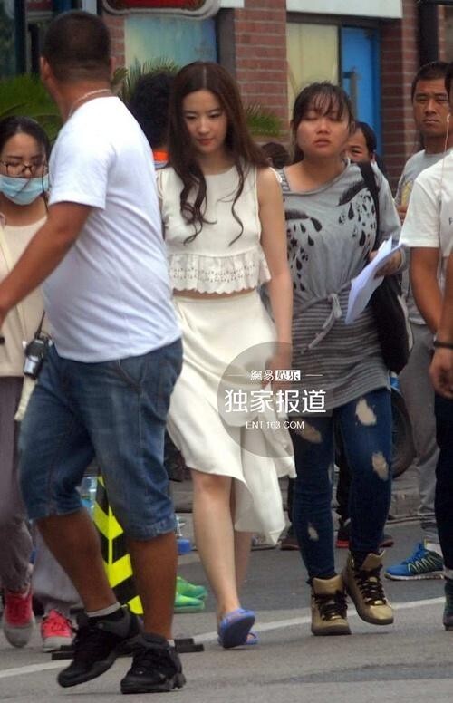 刘亦菲街拍天仙感全无,是咋了? 刘亦菲街拍天仙感全无,是咋了?