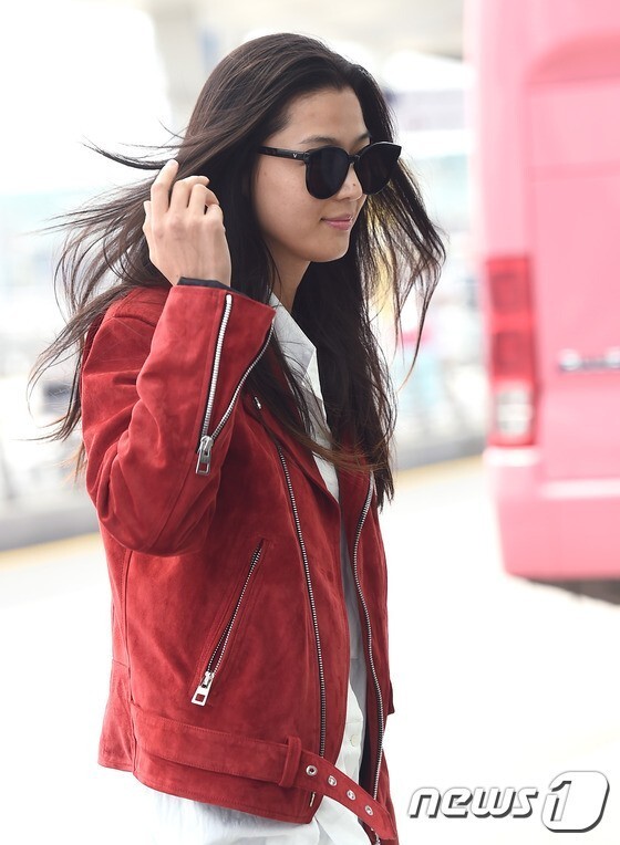 韩国女星全智贤飞赴西班牙参加《蓝色大海的传说》的拍摄 韩国女星全智贤飞赴西班牙参加《蓝色大海的传说》的拍摄