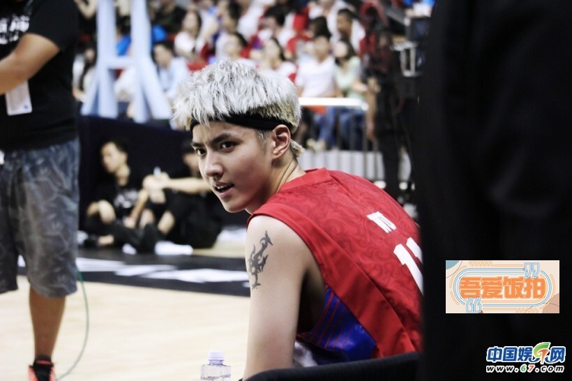 吴亦凡在上海参加某活动方举办的篮球名人赛