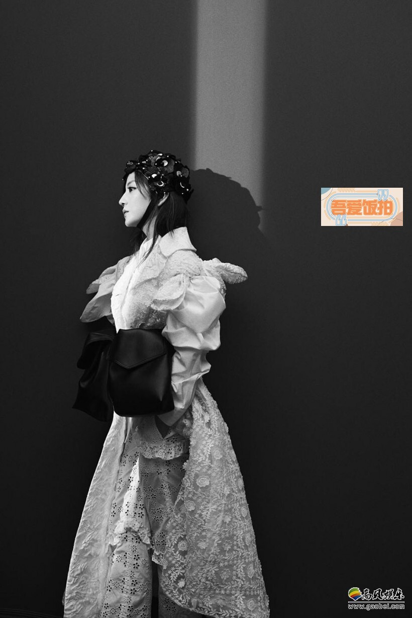 近日,赵薇登上某杂志三月刊封面 近日,赵薇登上某杂志三月刊封面