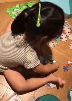 “娘娘”孙俪在微博上发了一个小花妹妹唱歌的小视频 “娘娘”孙俪在微博上发了一个小花妹妹唱歌的小视频