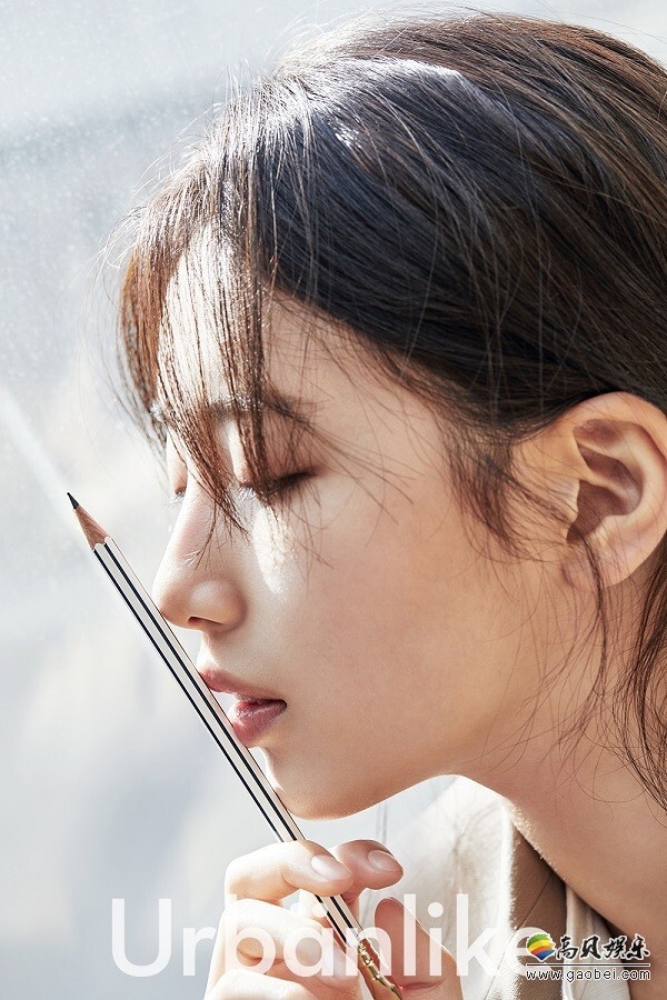 杂志《Urbanlike》方面公开了一组歌手兼演员秀智拍摄的写真 杂志《Urbanlike》方面公开了一组歌手兼演员秀智拍摄的写真