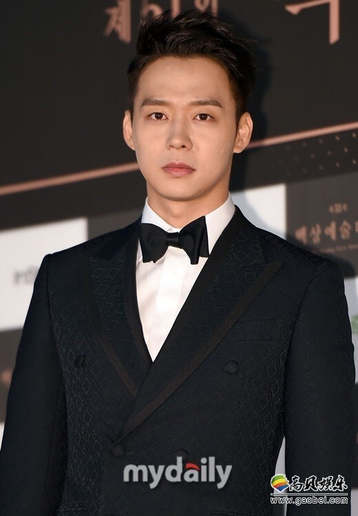 韩国艺人朴有天今天被爆料将于今年秋季与圈外女友结婚 韩国艺人朴有天今天被爆料将于今年秋季与圈外女友结婚