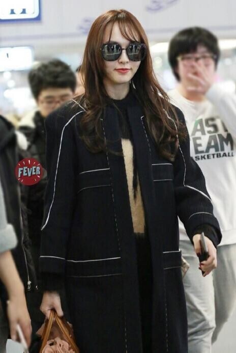 网友爆料唐嫣去韩国做新发型了？