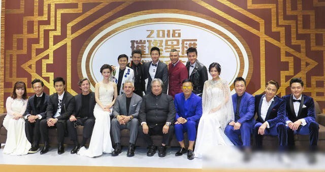 父亲洪金宝现身为儿子媳妇站台“璀璨星汇-澳门站”颁奖典礼了？