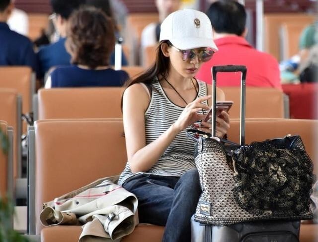 志玲姐姐玩上IPhone7s,很奇怪吗? 志玲姐姐玩上IPhone7s,很奇怪吗?