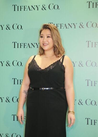 郑欣宜出席珠宝品牌的活动,走性感路线了? 郑欣宜出席珠宝品牌的活动,走性感路线了?