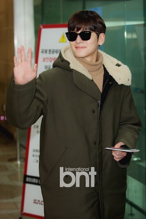 韩国演员池昌旭前往日本东京举办演唱会