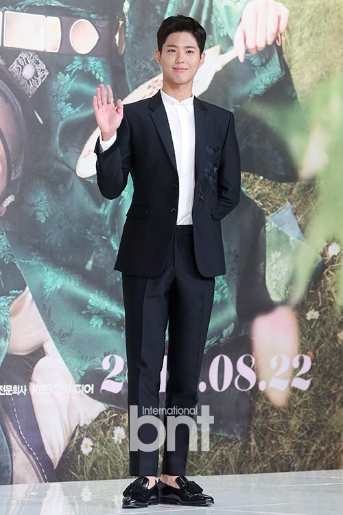 朴宝剑将穿着韩服在光化门举行粉丝签名会 朴宝剑将穿着韩服在光化门举行粉丝签名会