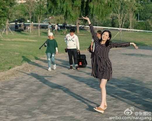 今天张娜拉分享了完成工作的认证照 今天张娜拉分享了完成工作的认证照