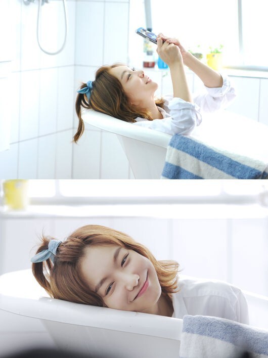 演员申素律出演《I Really Like You》MV女主角现场花絮照公开 演员申素律出演《I Really Like You》MV女主角现场花絮照公开