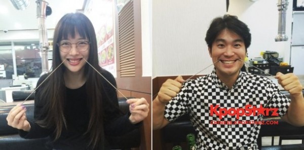 崔子公开与女友崔雪莉吃饭相同Pose照 吸引了粉丝的热烈关注