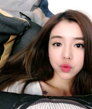 演员李毓芬现在是哪个经纪公司的艺人？