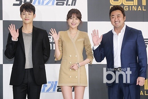 《38师机动队》举办制作发布会 主演马东锡、少女时代成员秀英等人出席