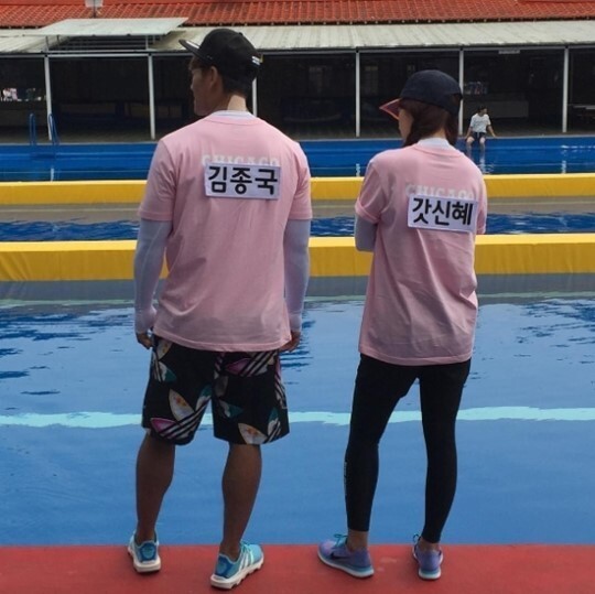 《Running man》发布最新预告照 金钟国与朴信惠泳池观战 《Running man》发布最新预告照 金钟国与朴信惠泳池观战