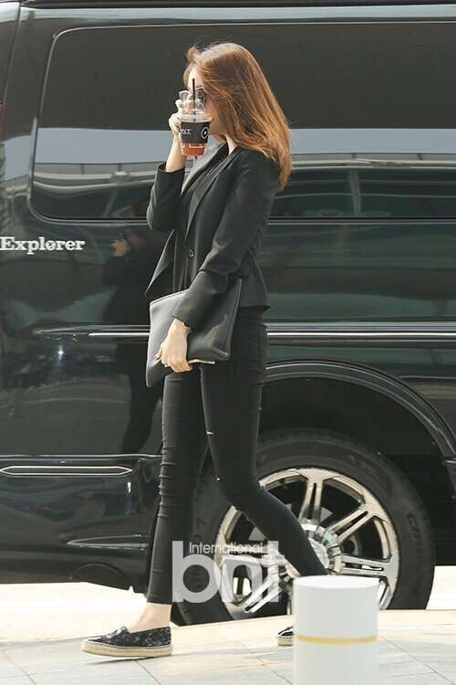 韩国女团T-ara现身仁川国际机场,前往中国参加韩中文化节 韩国女团T-ara现身仁川国际机场,前往中国参加韩中文化节