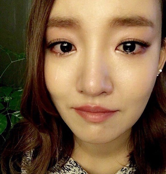 歌手Yoonha 因受黑粉恶意攻击删除了所有INS上的内容 并袒露痛苦心声