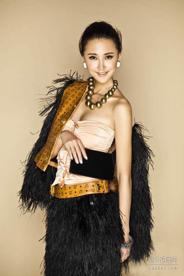 张歆艺是因为什么电视剧而被观众熟悉的？