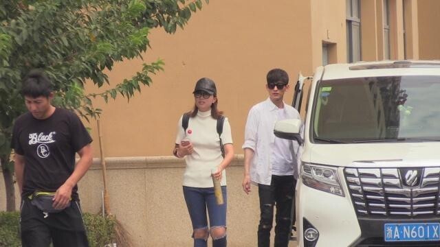 张翰带全家探班古力娜扎,难道分手是假的? 张翰带全家探班古力娜扎,难道分手是假的?