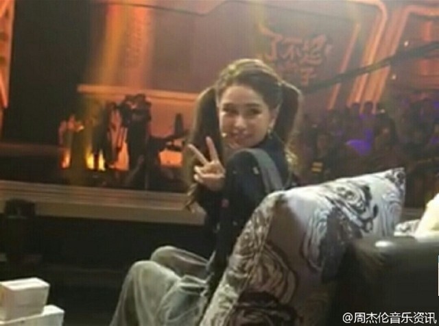 天王嫂昆凌梳起双马尾俏皮可爱? 天王嫂昆凌梳起双马尾俏皮可爱?