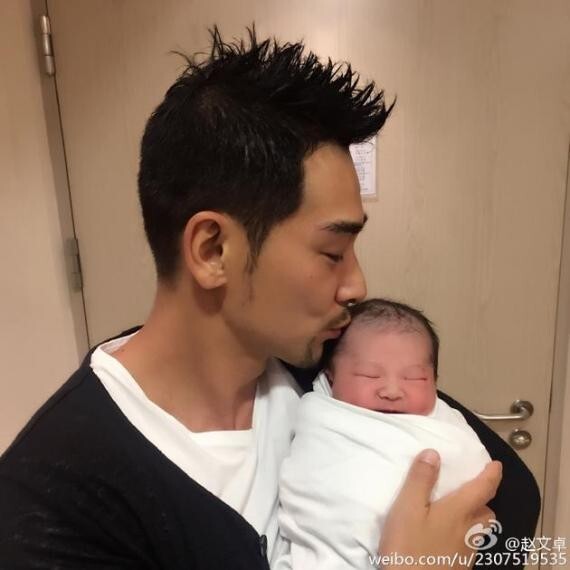 赵文卓宣布妻子张丹露生下第三胎 赵文卓宣布妻子张丹露生下第三胎