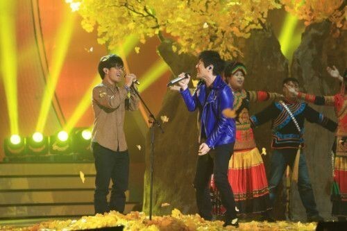 郑钧担任过评委、导师，是哪一年，什么评委，什么导师？