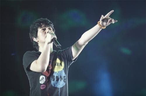 郑钧加盟过亲子真人秀，是哪一年?