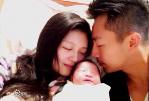 大S的两个小孩分别是哪一年出生的？