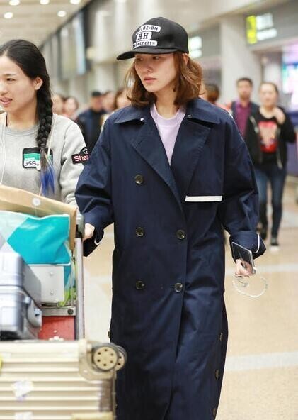 刘诗诗这是偷了老公吴奇隆的衣服到处跑吗？