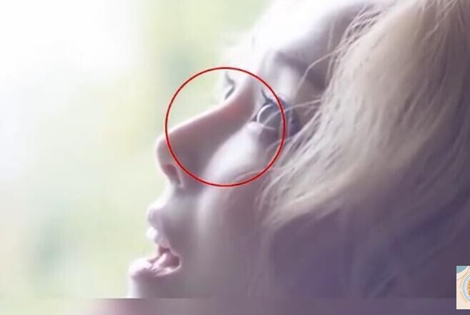 郑秀妍MV中鼻子的山根部分竟能看到透光痕迹？