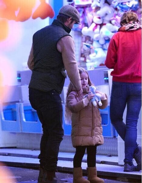 大卫·贝克汉姆带着儿子女儿现身游乐园游玩了？