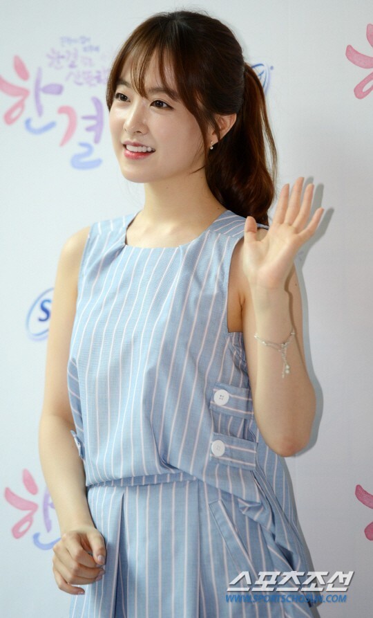 演员朴宝英出席了某女性用品品牌方面举办的签名会活动 演员朴宝英出席了某女性用品品牌方面举办的签名会活动