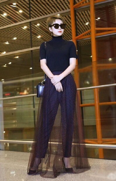 喜剧女王马丽开启了潮穿搭示范模式? 喜剧女王马丽开启了潮穿搭示范模式?