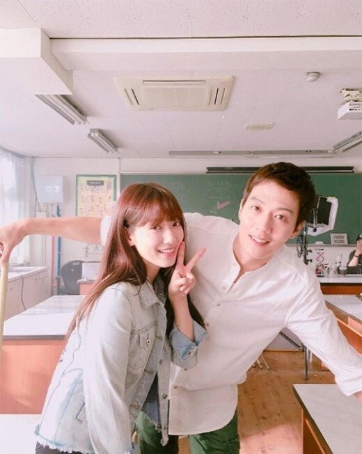 演员朴信惠公开与演员金来沅的亲密合照 引起粉丝热烈点赞 演员朴信惠公开与演员金来沅的亲密合照 引起粉丝热烈点赞