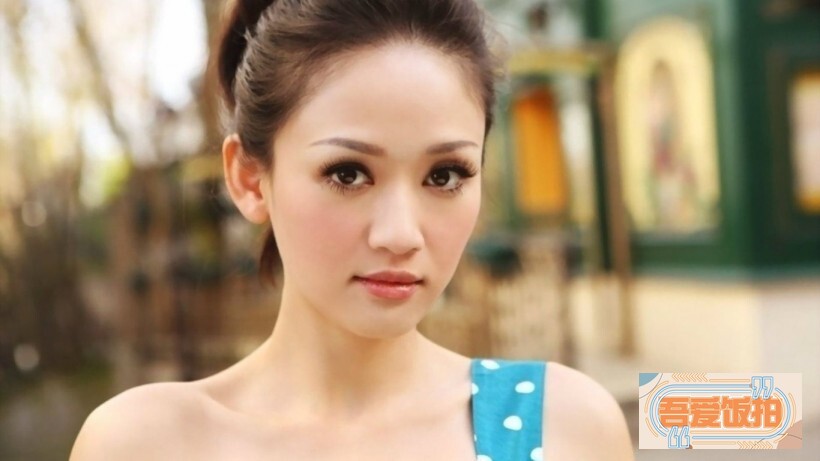 演员陈乔恩会讲几种语言?