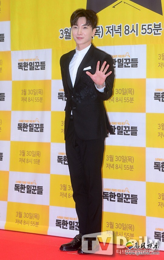 Super Junior队长利特於昨日作客节目并透露组合计划 Super Junior队长利特於昨日作客节目并透露组合计划