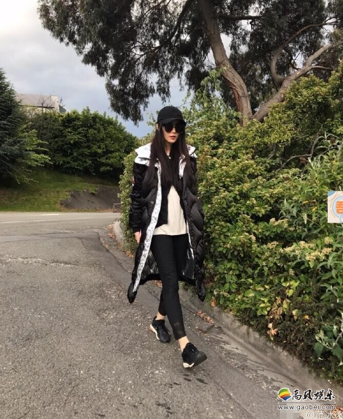 冰冰漫步去了“皇后镇”? 冰冰漫步去了“皇后镇”?