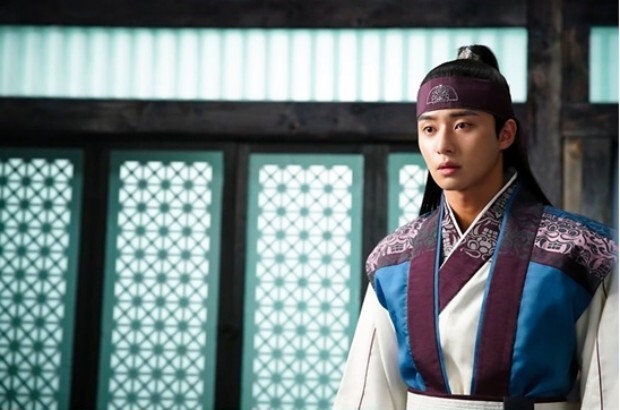 《花郎》中朴叙俊是圣骨的事实公开后,他也成为了王权的有力竞争者 《花郎》中朴叙俊是圣骨的事实公开后,他也成为了王权的有力竞争者