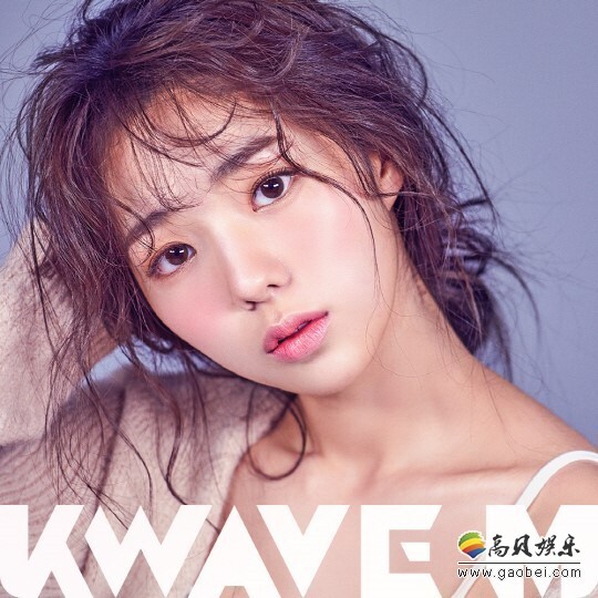时尚杂志《KWAVE M》方面发布了一组演员蔡秀彬拍摄的写真