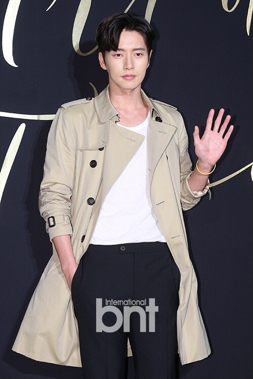 演员朴海镇向儿童福利中心捐赠了自行车、滑板车等物品 演员朴海镇向儿童福利中心捐赠了自行车、滑板车等物品