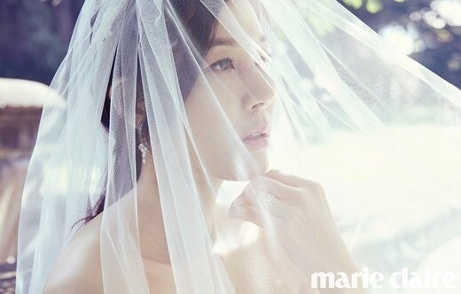 演员金荷娜的婚纱画报被公开