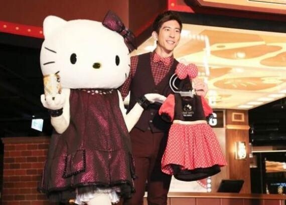 修杰楷刚与怀胎8月的孕妻贾静雯结束日本4天假期