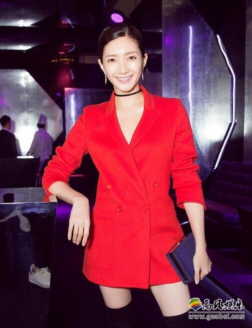 江疏影自信秀出令人羡慕的“牛奶肌”? 江疏影自信秀出令人羡慕的“牛奶肌”?