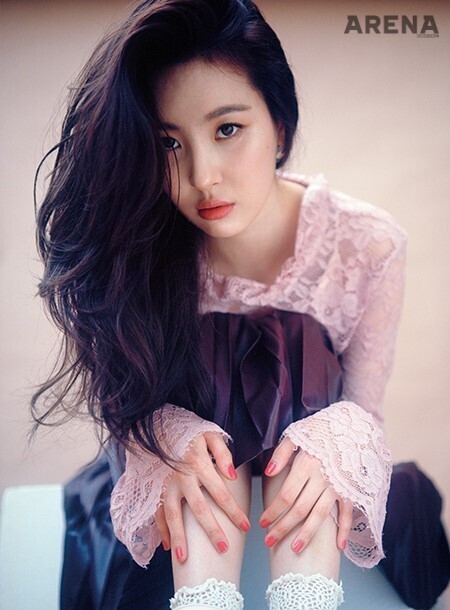 宣美携手某杂志拍摄的一组时尚写真出炉