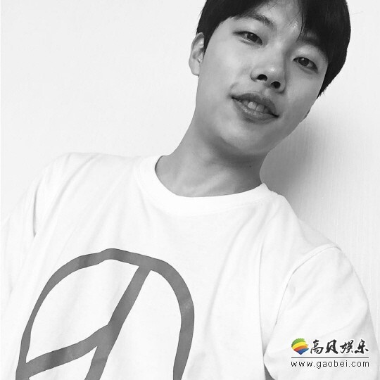 演员柳俊烈通过个人Instagram公开一张自拍照 演员柳俊烈通过个人Instagram公开一张自拍照