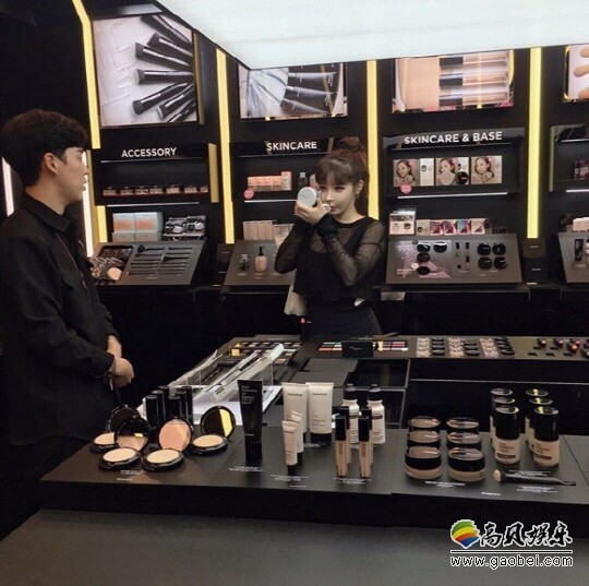 女团2NE1成员朴春上传了一张近照 女团2NE1成员朴春上传了一张近照