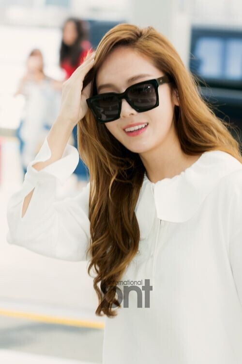 韩国歌手Jessica因海外日程经由仁川国际机场出国